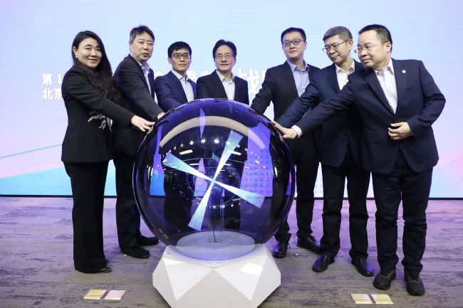 EduAguirre在六台节目中说道：“安切洛蒂希望冬窗购买或租借一名球员，以补强防线。